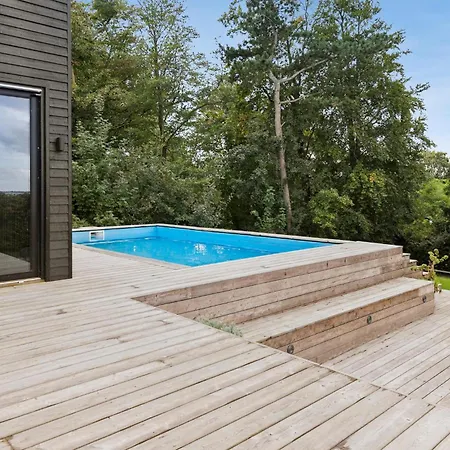 Beautiful In With Kitchen Holiday home