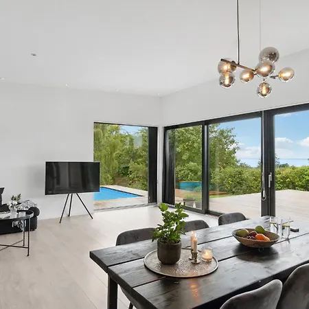 Beautiful In With Kitchen Holiday home *